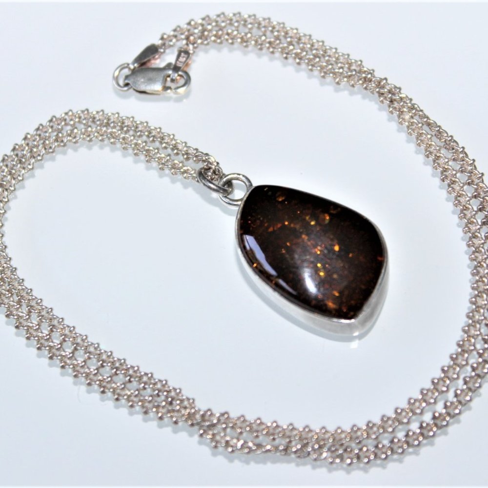 STERLING SILVER AMBER PENDANT WITH 18" CHAIN